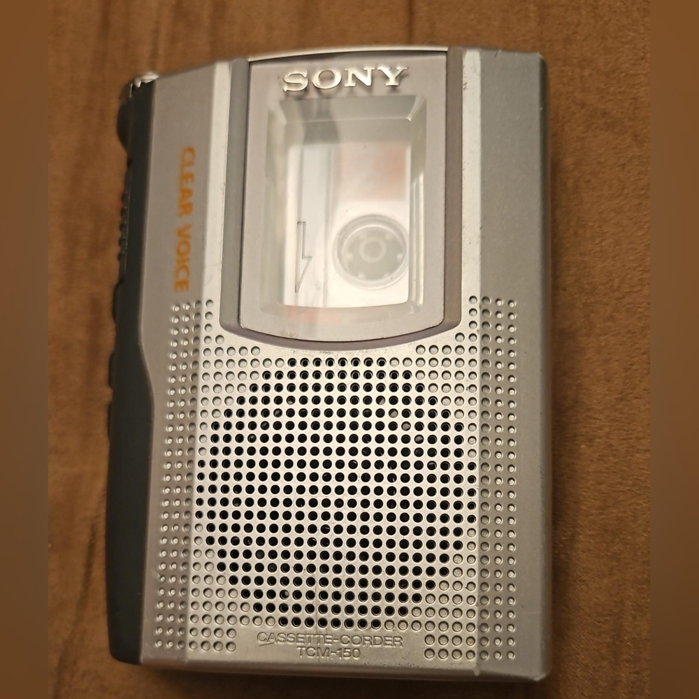 Sony Clear Voice Walkman Cassette-Corder Player TCM-150 (working)